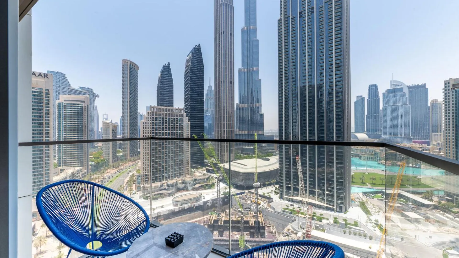 Stylish 3Br Plus Maid'S Room In Burj Crown With Burj Khalifa View 두바이 아파트
