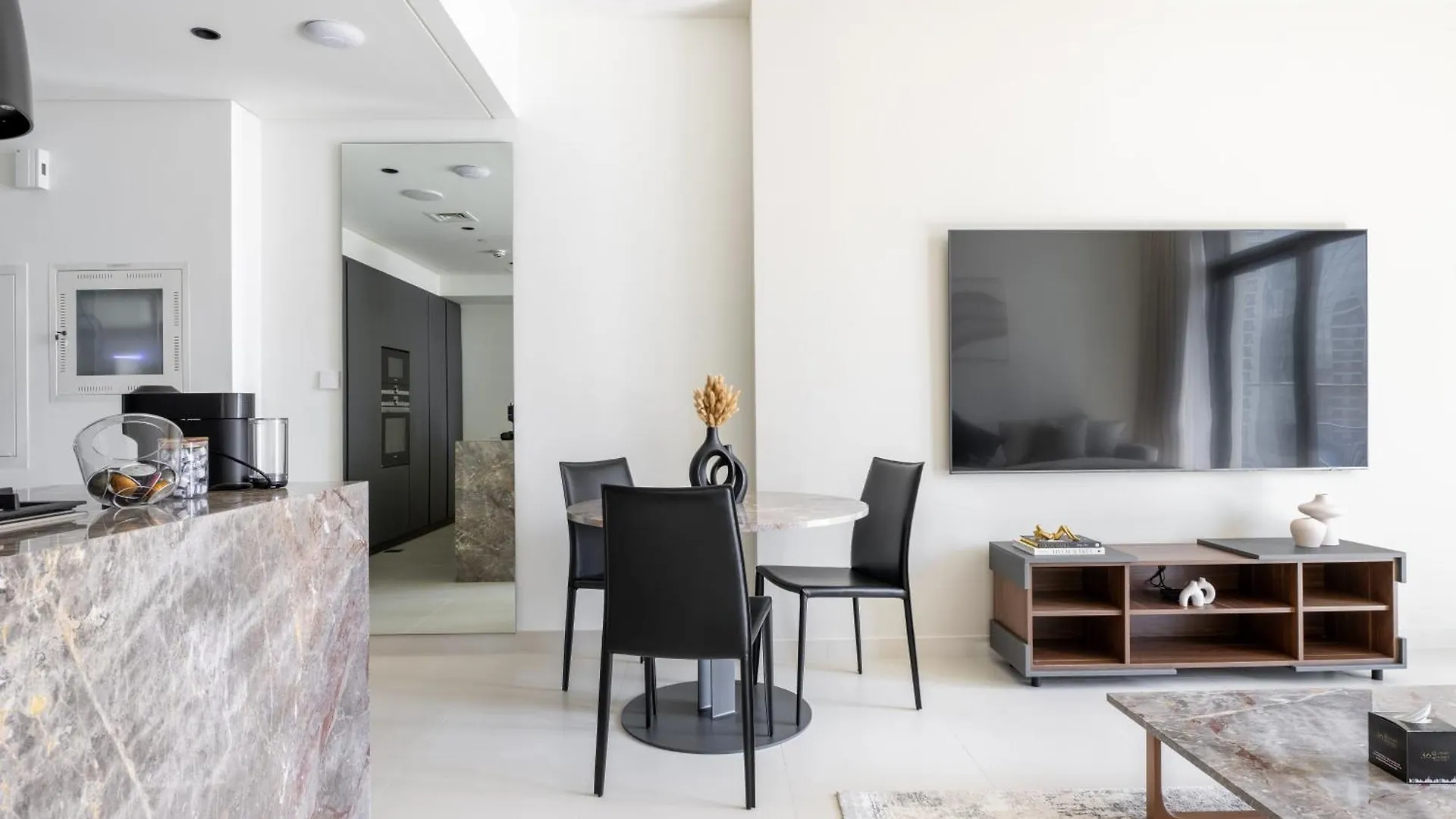 Stylish 3Br Plus Maid'S Room In Burj Crown With Burj Khalifa View 두바이 아랍에미리트