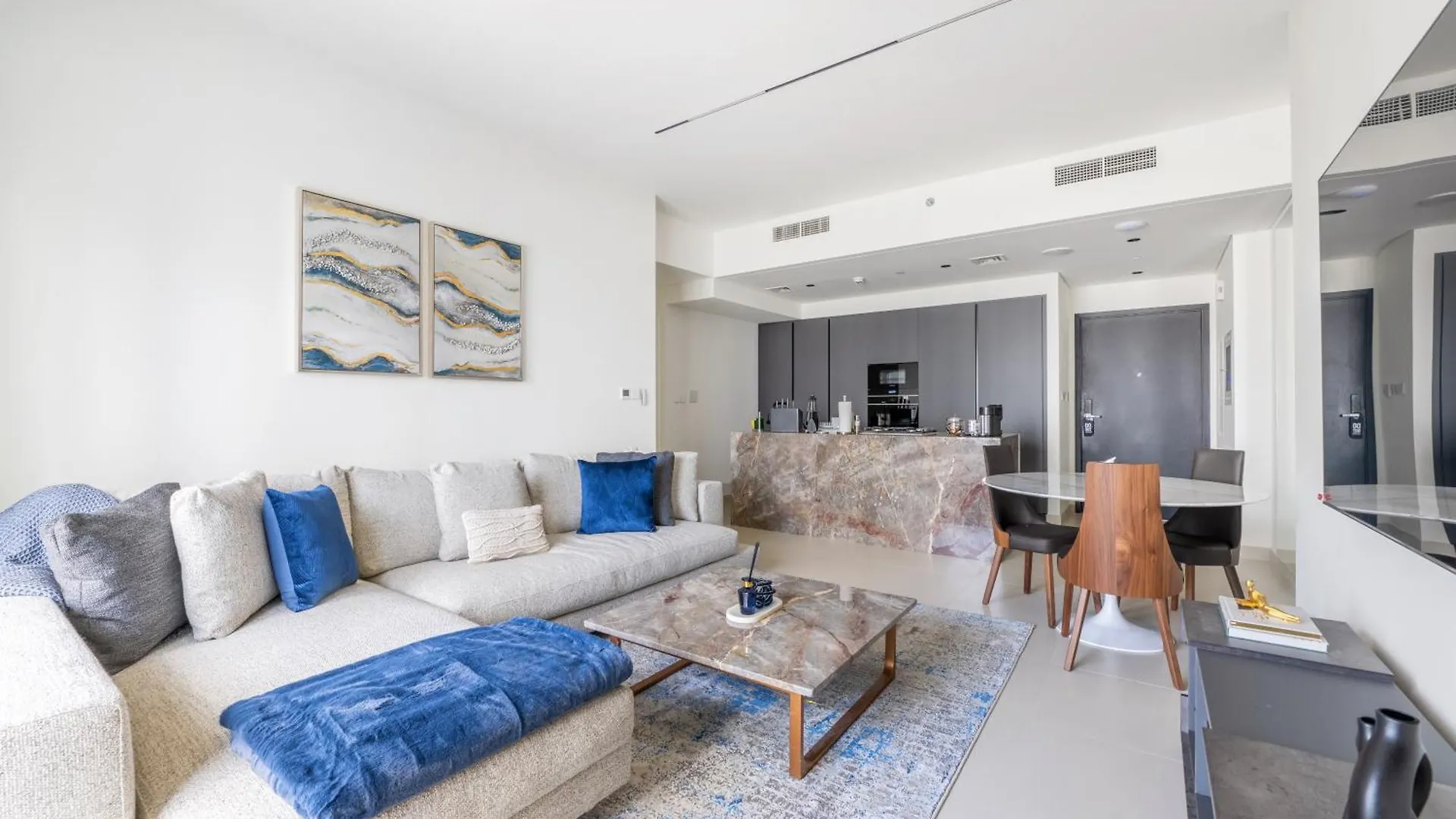 Stylish 3Br Plus Maid'S Room In Burj Crown With Burj Khalifa View 두바이