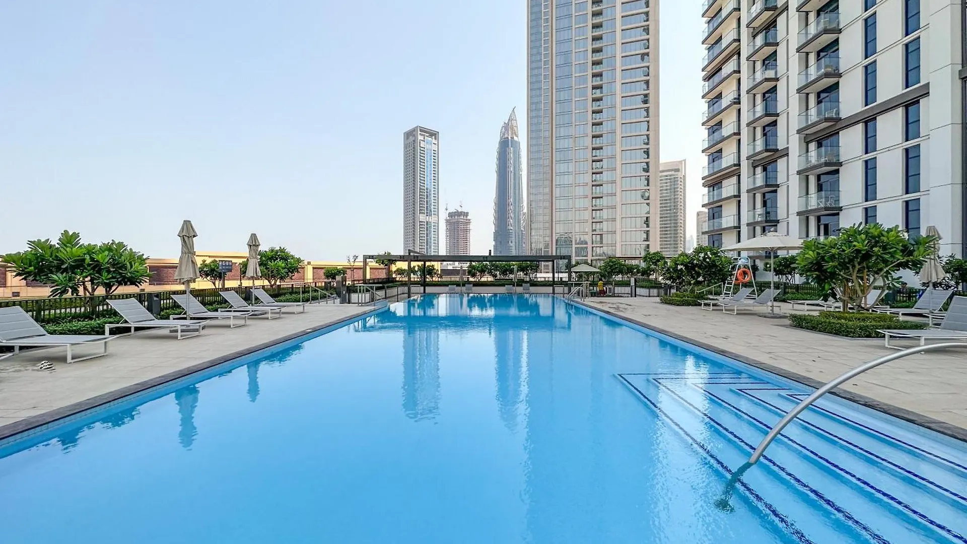 아파트 Stylish 3Br Plus Maid'S Room In Burj Crown With Burj Khalifa View 두바이