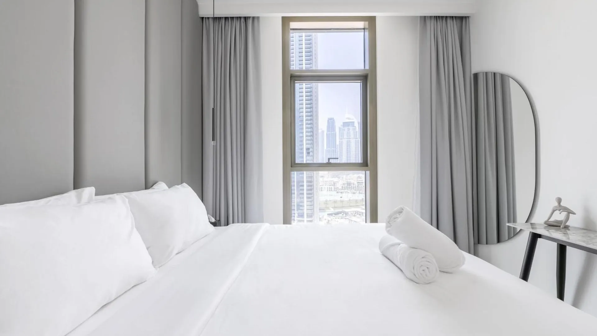 Stylish 3Br Plus Maid'S Room In Burj Crown With Burj Khalifa View 두바이 아파트